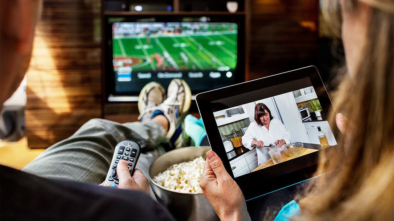 Livestream Bán Quần Áo Có Nên Thuê Dịch Vụ Livestream?