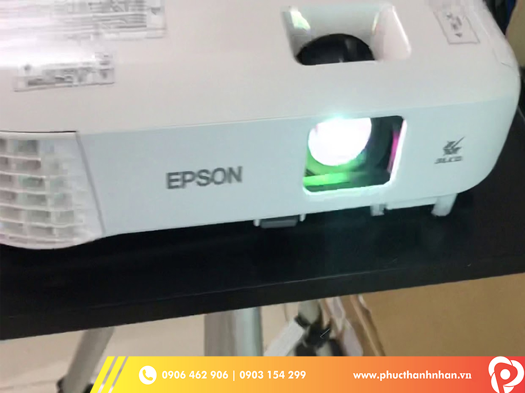 Máy Chiếu Epson EB-E01