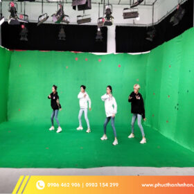 lắp ánh sáng phòng studio